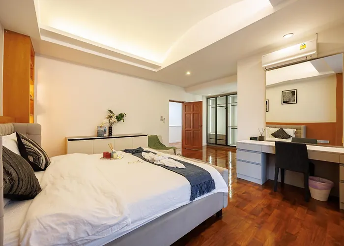 Villa Manor One曼谷壹号庄园 *
